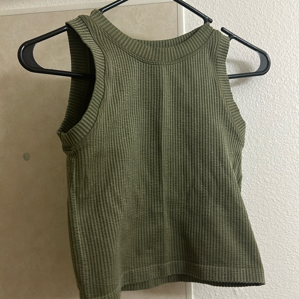 Sleeveless crop top